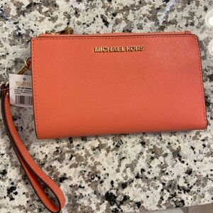 NWT ✅Michael Kors pink grapefruit wallet